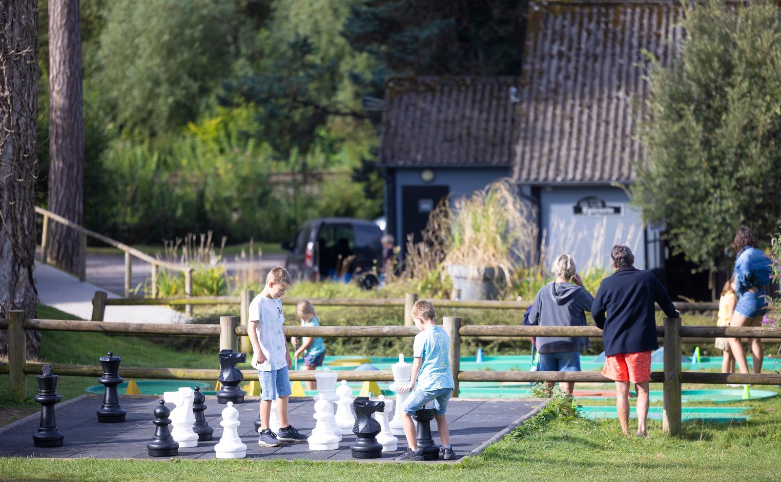 Port-le-Grand : Château des Tilleuls, activité et équipement 02