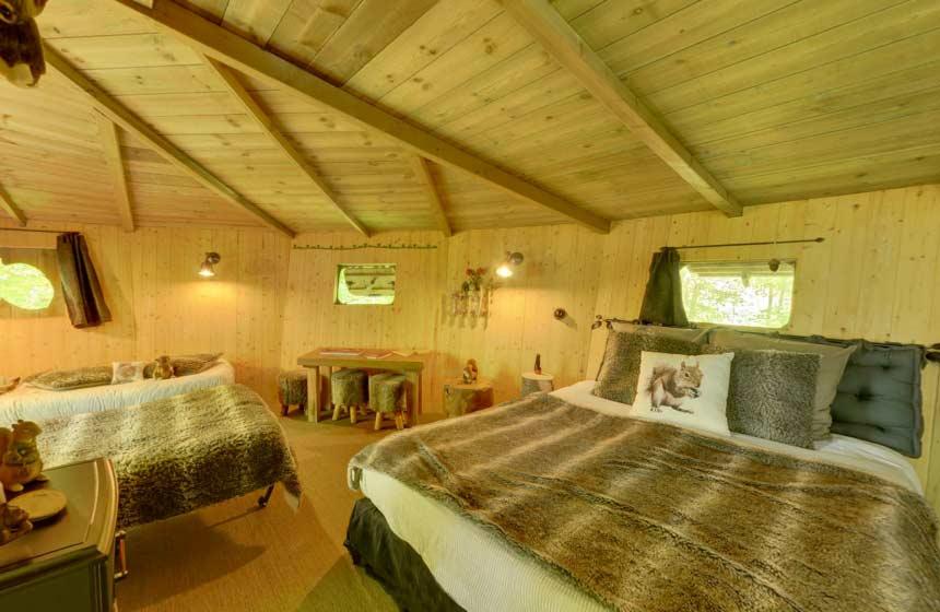 Port-le-Grand : Château des Tilleuls, cabane écureuil 04