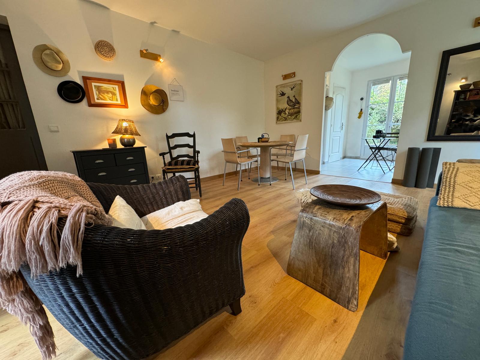 Pierrefonds : Villa Maria Rosa 12
