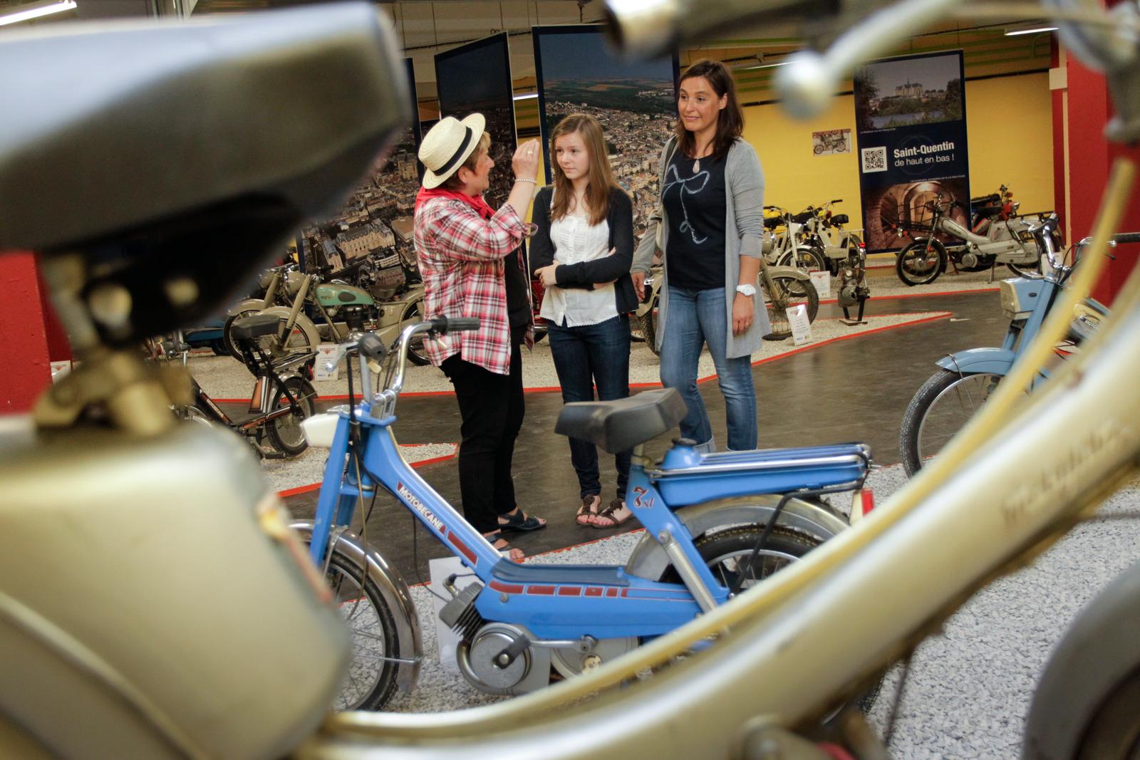 Saint-Quentin : village des métiers d'antan, motobécane 