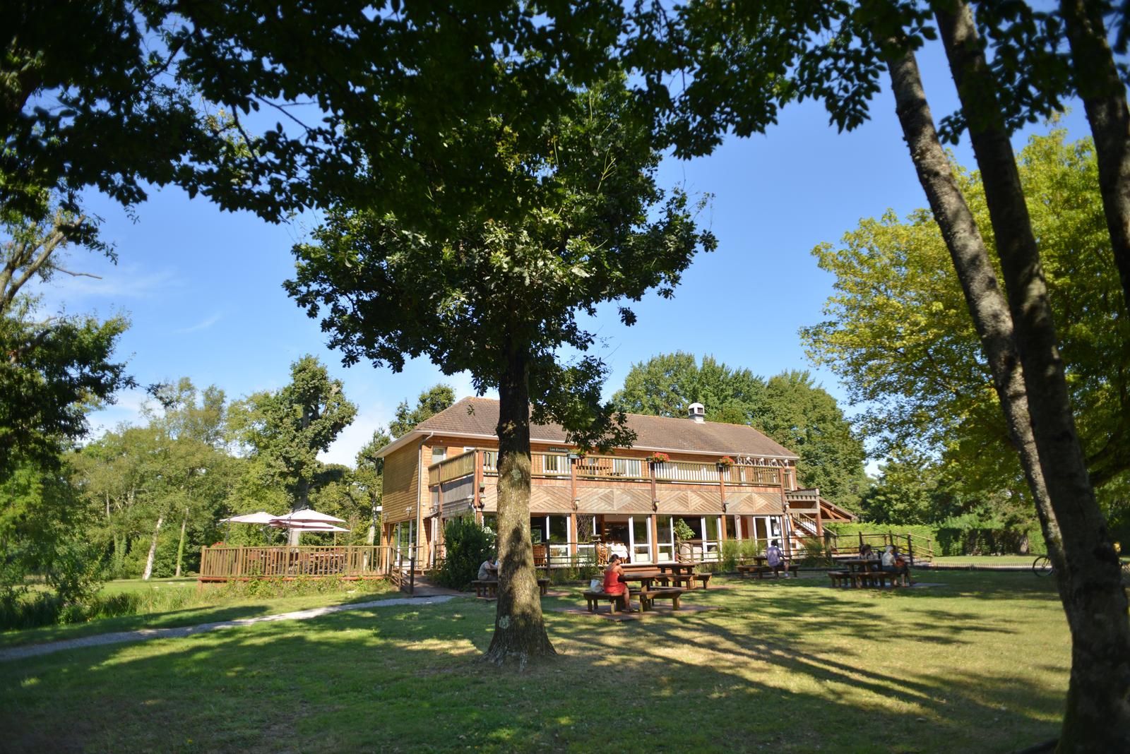 Saint-Quentin-en-Tourmont : la Garinière