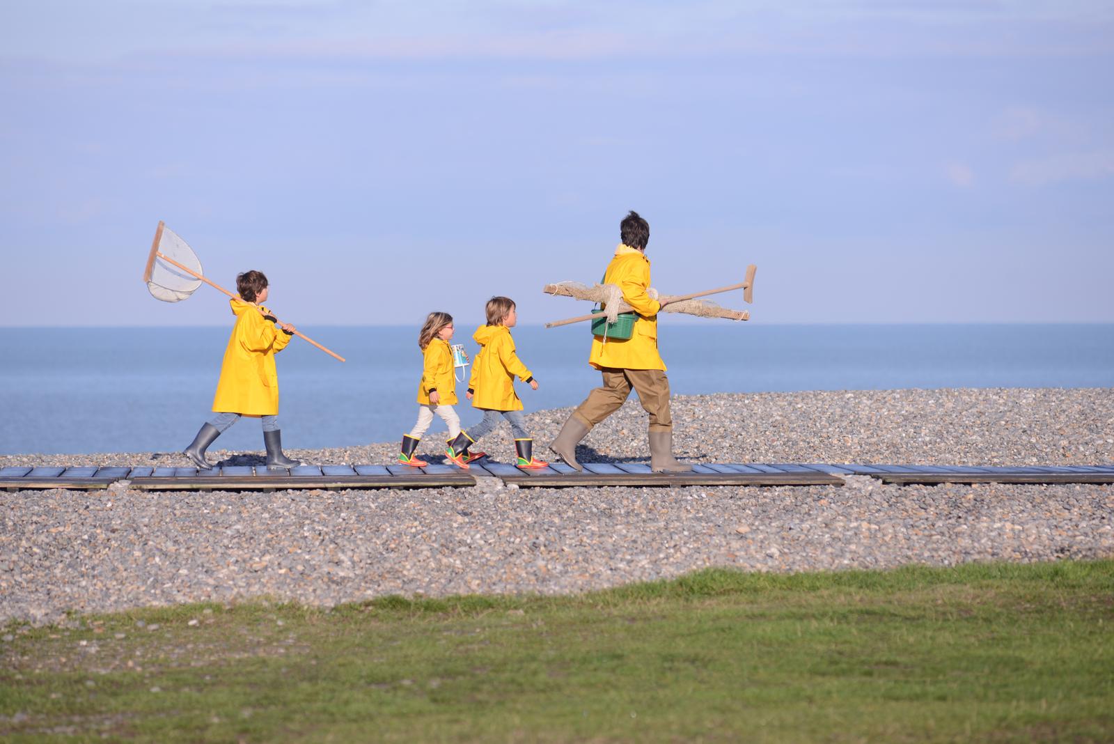 Cayeux-sur-Mer : famille à la pêche à la crevette 