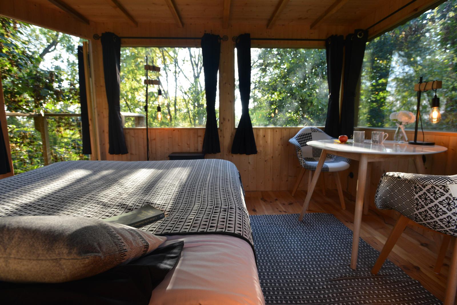 Port-le-Grand : château des Tilleuls, cabane dans les arbres 31