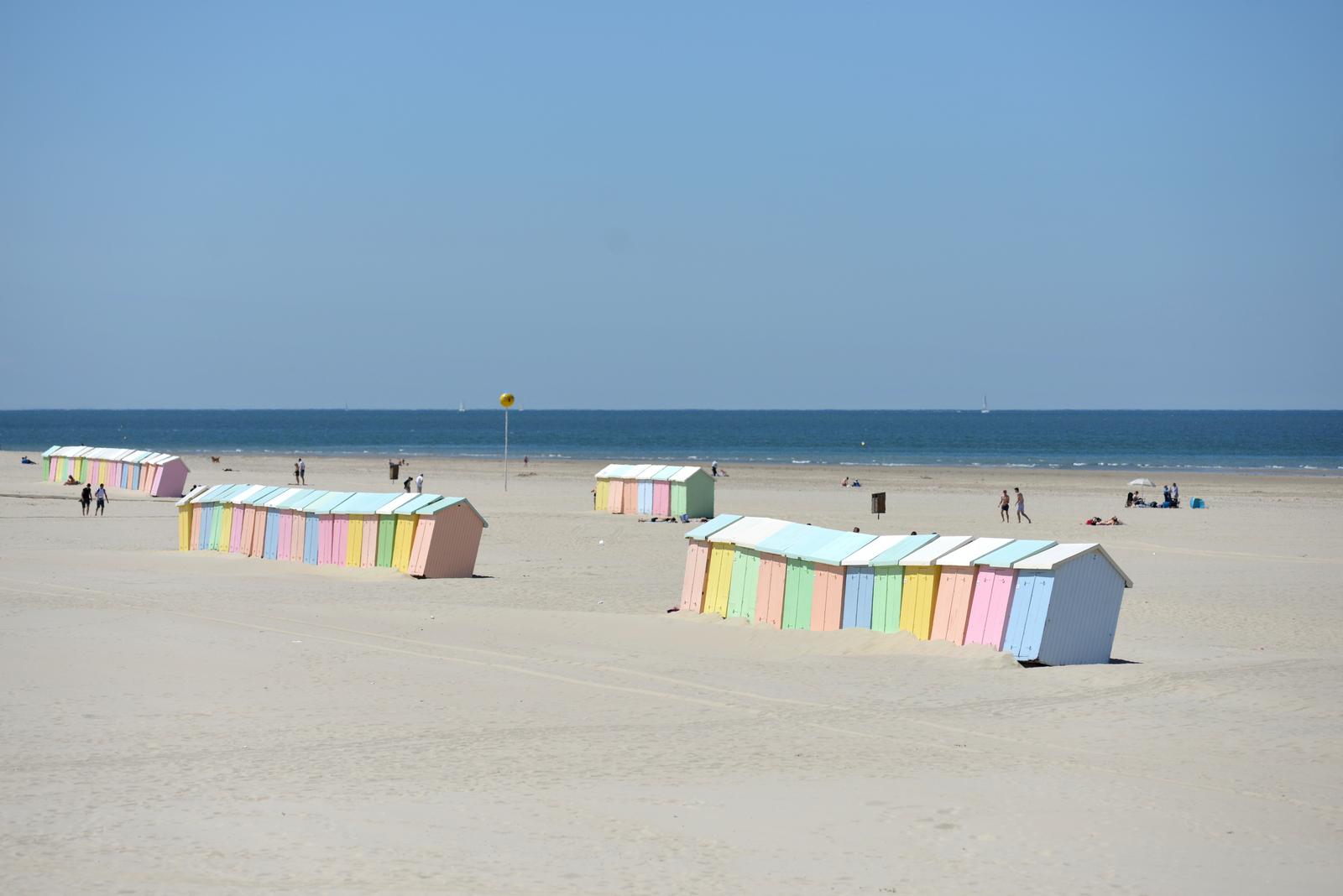 Berck-sur-Mer : cabines de plage colorées 01 