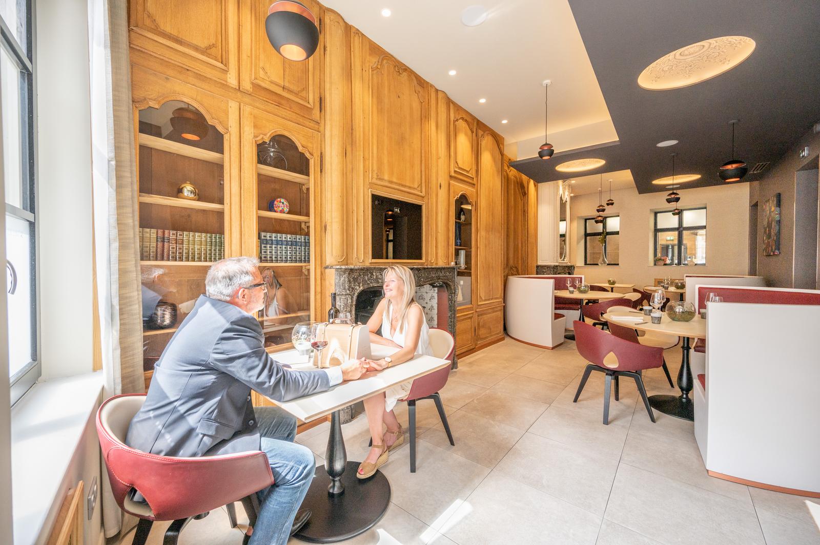 Douai : couple au restaurant "La table des échevins" de la maison Prévost 01
