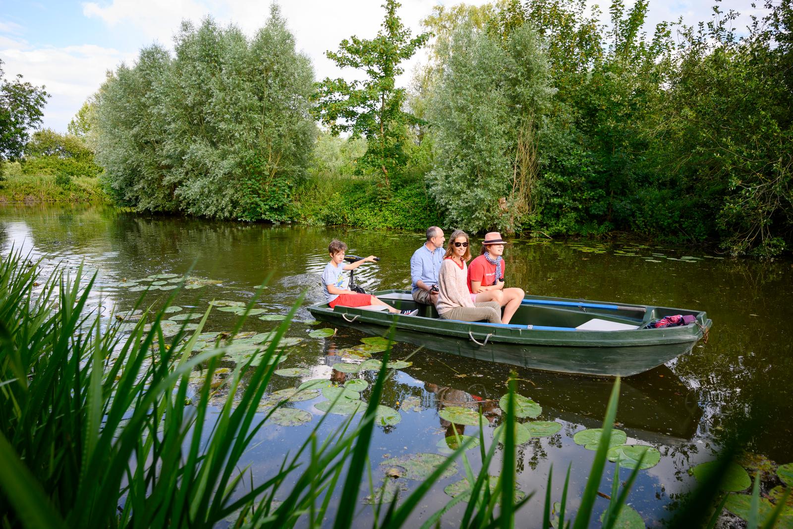 Promenade en barque sur le marais audomarois (04)