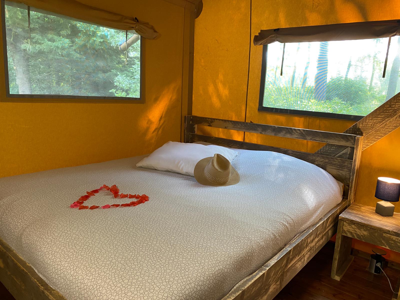 Bresles : camping de la Trye, la tente safari 06