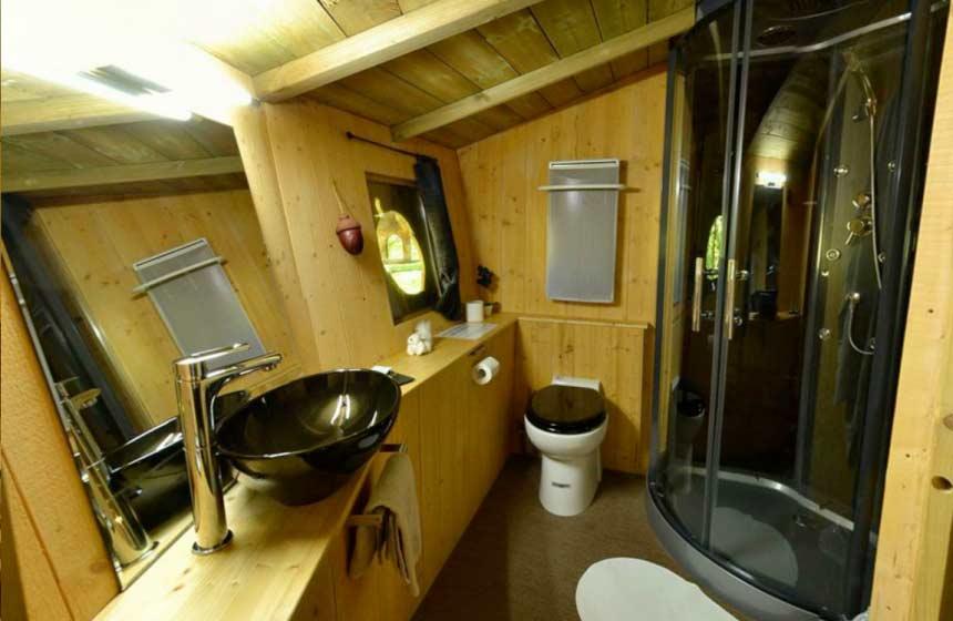 Port-le-Grand : Château des Tilleuls, cabane écureuil 05
